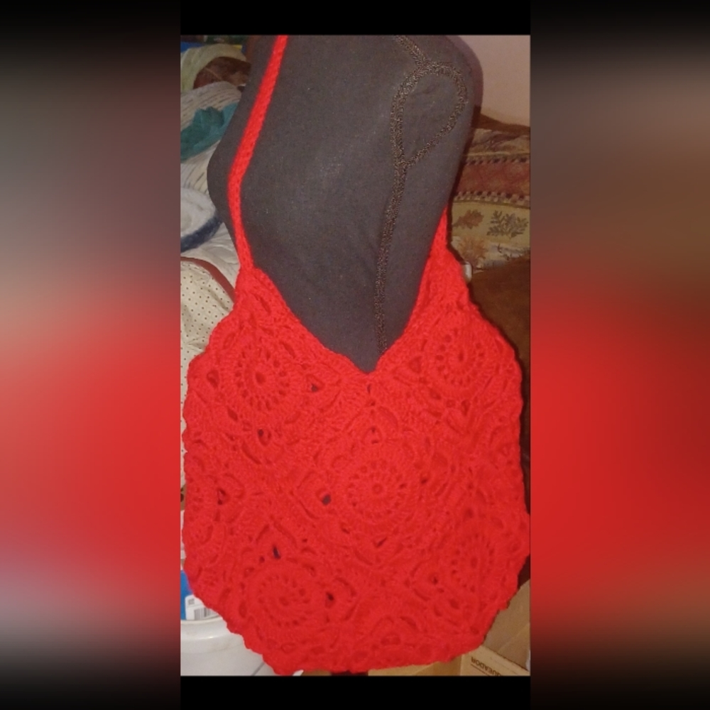 A granny square hand bag